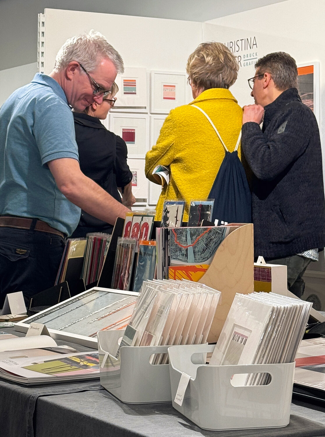 GRAFIKBÖRSE BORKEN 2025 | Messestand | Ansicht 2